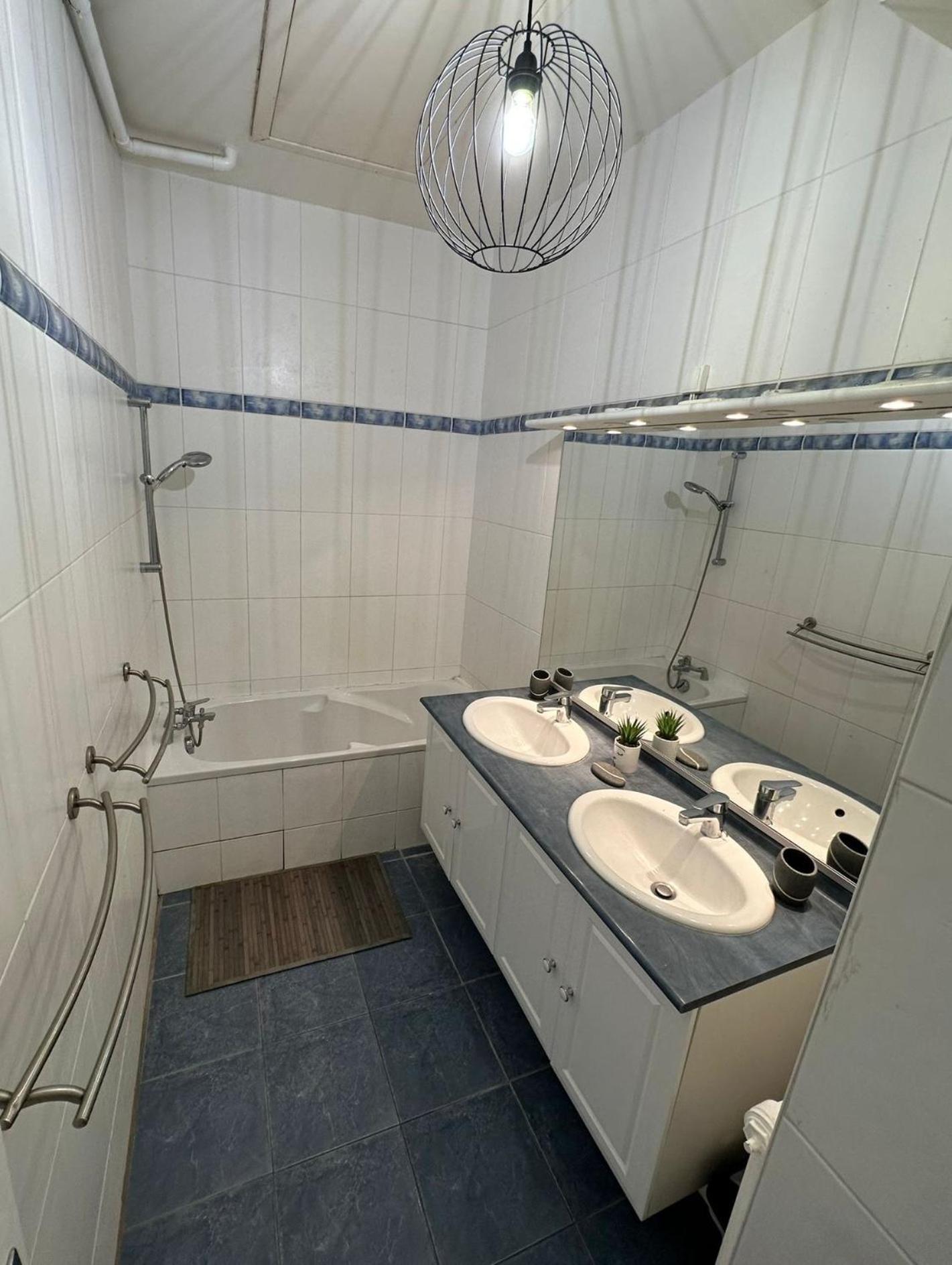Maison De Ville Plein Centre, 3 Etoiles, A 200M De La Plage, Parking Prive, Wifi รัวย็อง ภายนอก รูปภาพ